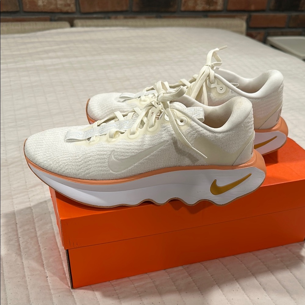 NWB Nike Motiva Cream and Orange Running Shoes
